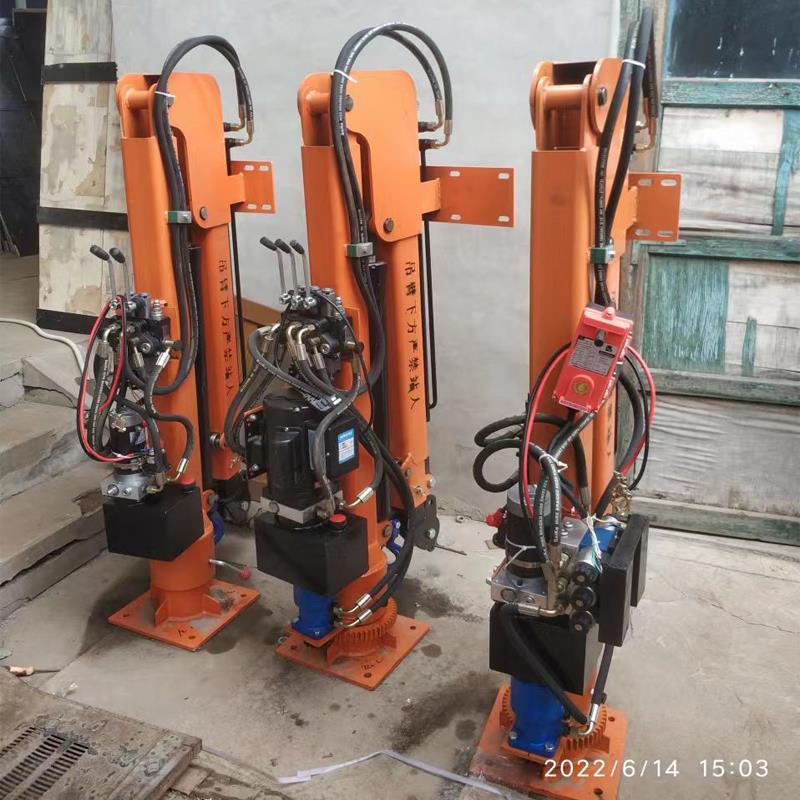 富里乡重汽蓝牌随车吊 3.2吨 国六动力强 液压驱动 农用自卸起重机